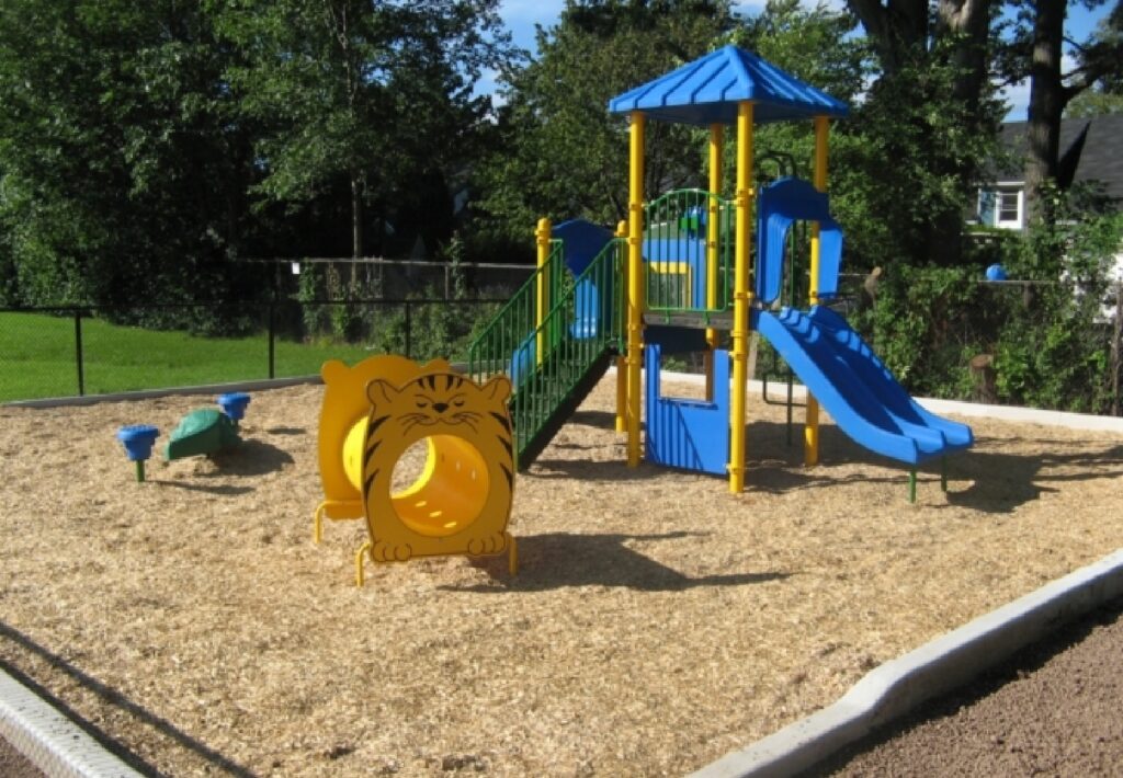 img project PARCS Oakwood PS Playground Ayr Cambridge Kitchene 05